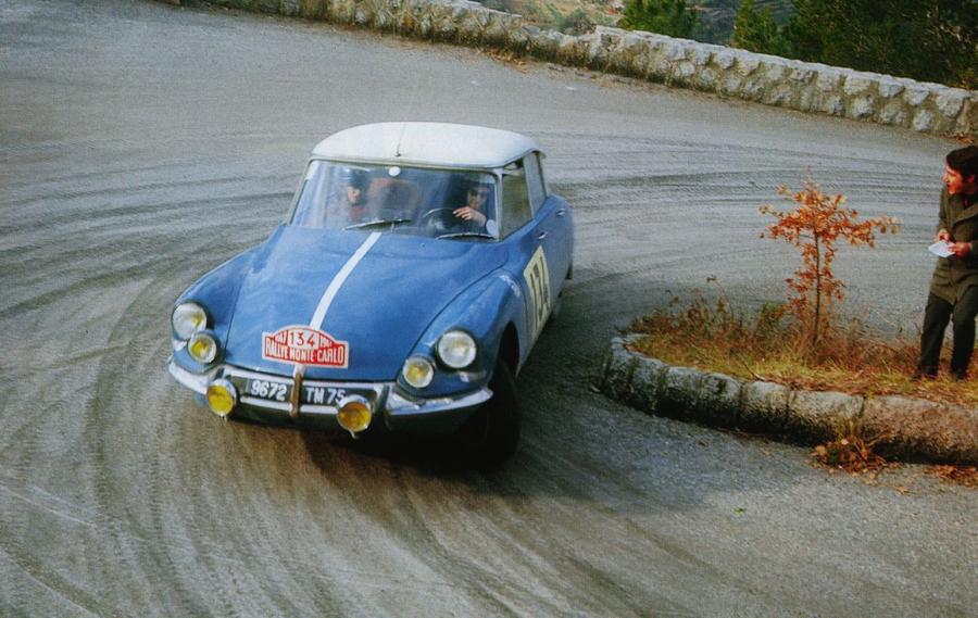 Citroen DS19 Berline 1955 года  (фото 38 из 81)